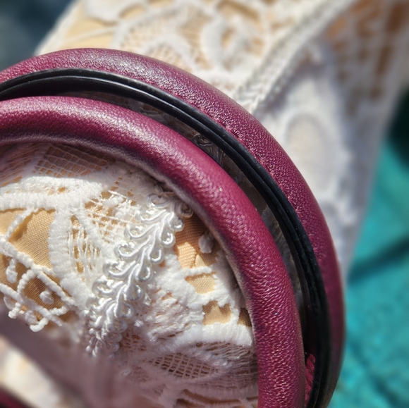 Adrienne Vittadini Burgundy Shoulder bag in EUC - Picture 6 of 16